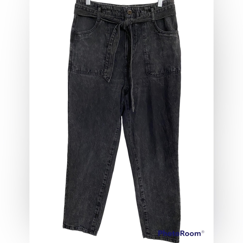 Forever 21 High Rise Loose Fit Straight Leg Black Women’s Jeans w/ Belt size 31